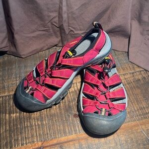 Women’s Keen Newport H2 size 9